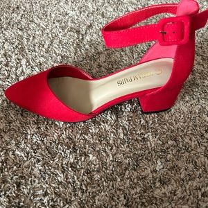 Red heals! Never been worn